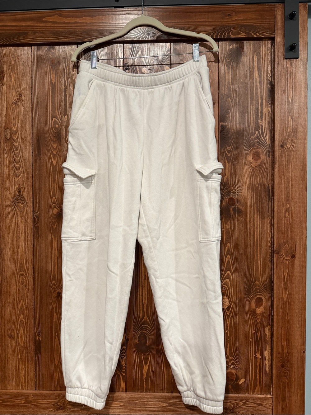 Universal Thread Cream Cargo Jogger Sweatpants
